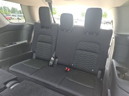Used 2025 Nissan Pathfinder SV FWD image 23