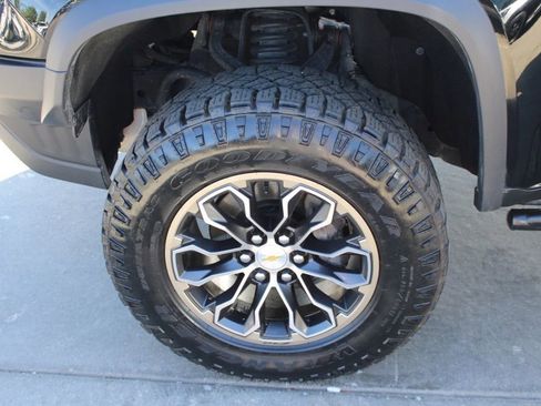 Used 2020 Chevrolet Colorado ZR2 image 11