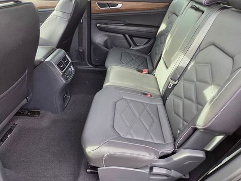 New 2026 Volkswagen Atlas SE FWD image 8