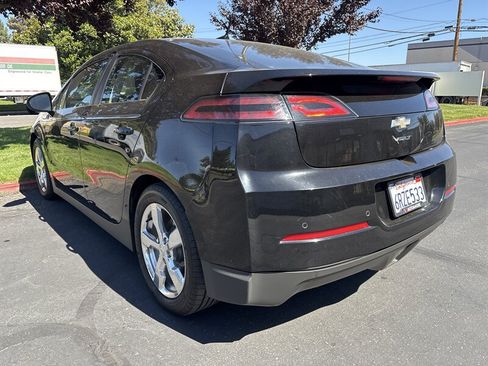 Used 2011 Chevrolet Volt Premium w/ Premium Trim Package FWD image 7
