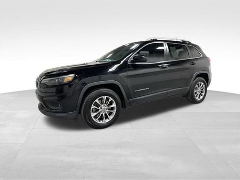 Used 2019 Jeep Cherokee Latitude Plus w/ Cold Weather Group AWD/4WD image 11