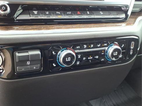 Used 2025 GMC Sierra 2500 SLE w/ SLE Value Package; image 14