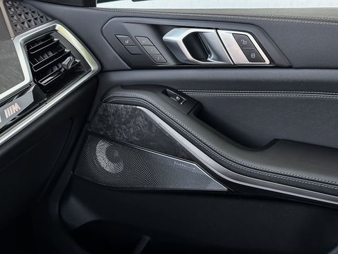 New 2026 BMW X5 M60i image 17