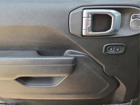 Used 2022 Jeep Wrangler Unlimited Rubicon 4xe image 22