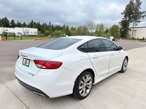 Used 2015 Chrysler 200 S FWD image 5