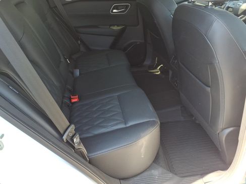 Used 2025 Nissan Rogue Platinum w/ Platinum Premium Package AWD/4WD image 9