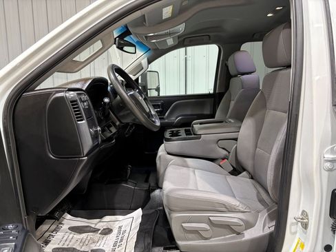 Used 2019 Chevrolet Silverado 2500 W/T image 11