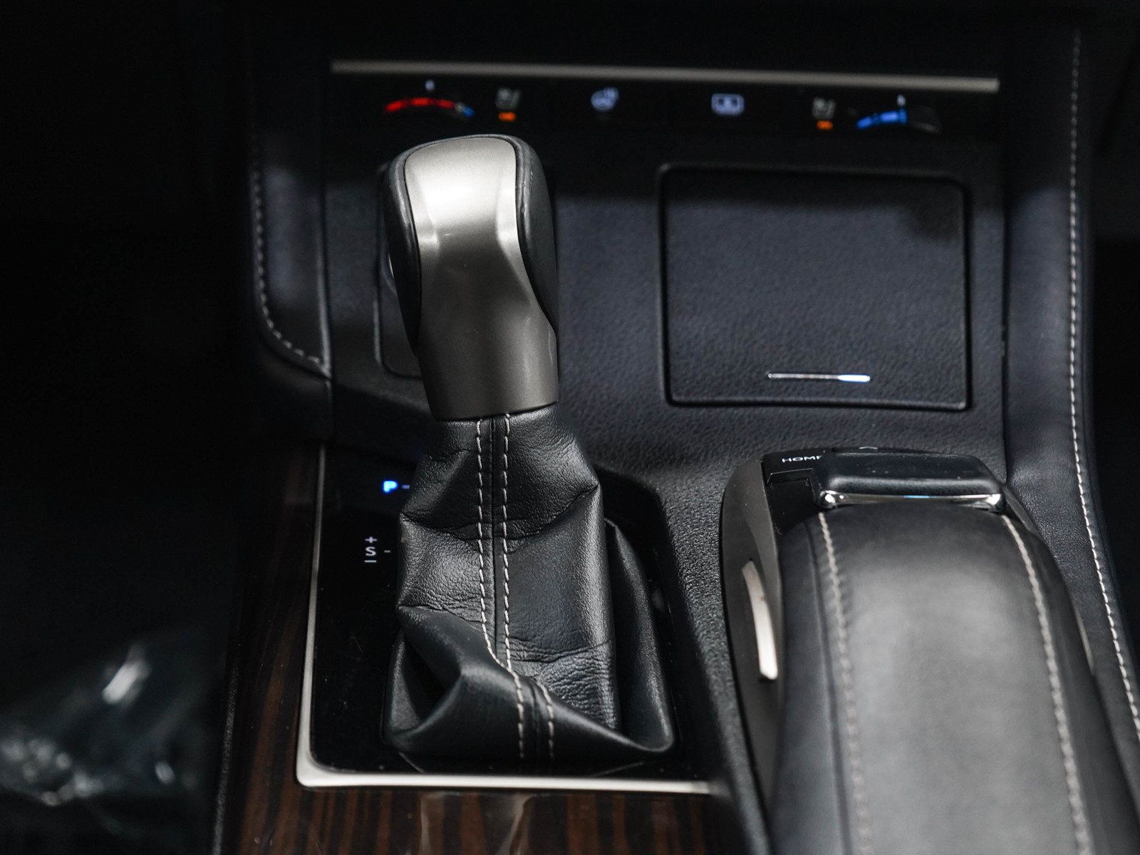 Used 2017 Lexus ES 350 w/ Luxury Package FWD image 32