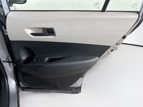 Used 2025 Toyota Corolla Cross L FWD image 29