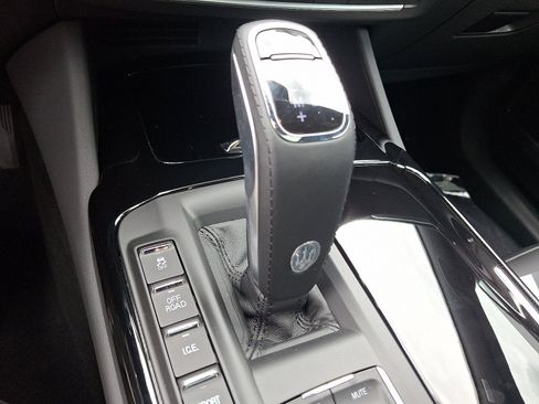 Used 2024 Maserati Levante GT Ultima AWD/4WD image 11