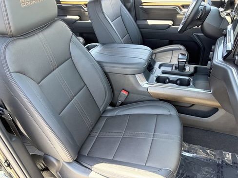 Used 2025 Chevrolet Silverado 1500 High Country AWD/4WD image 11