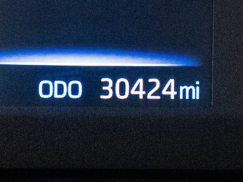 Used 2025 Toyota Corolla LE FWD image 17
