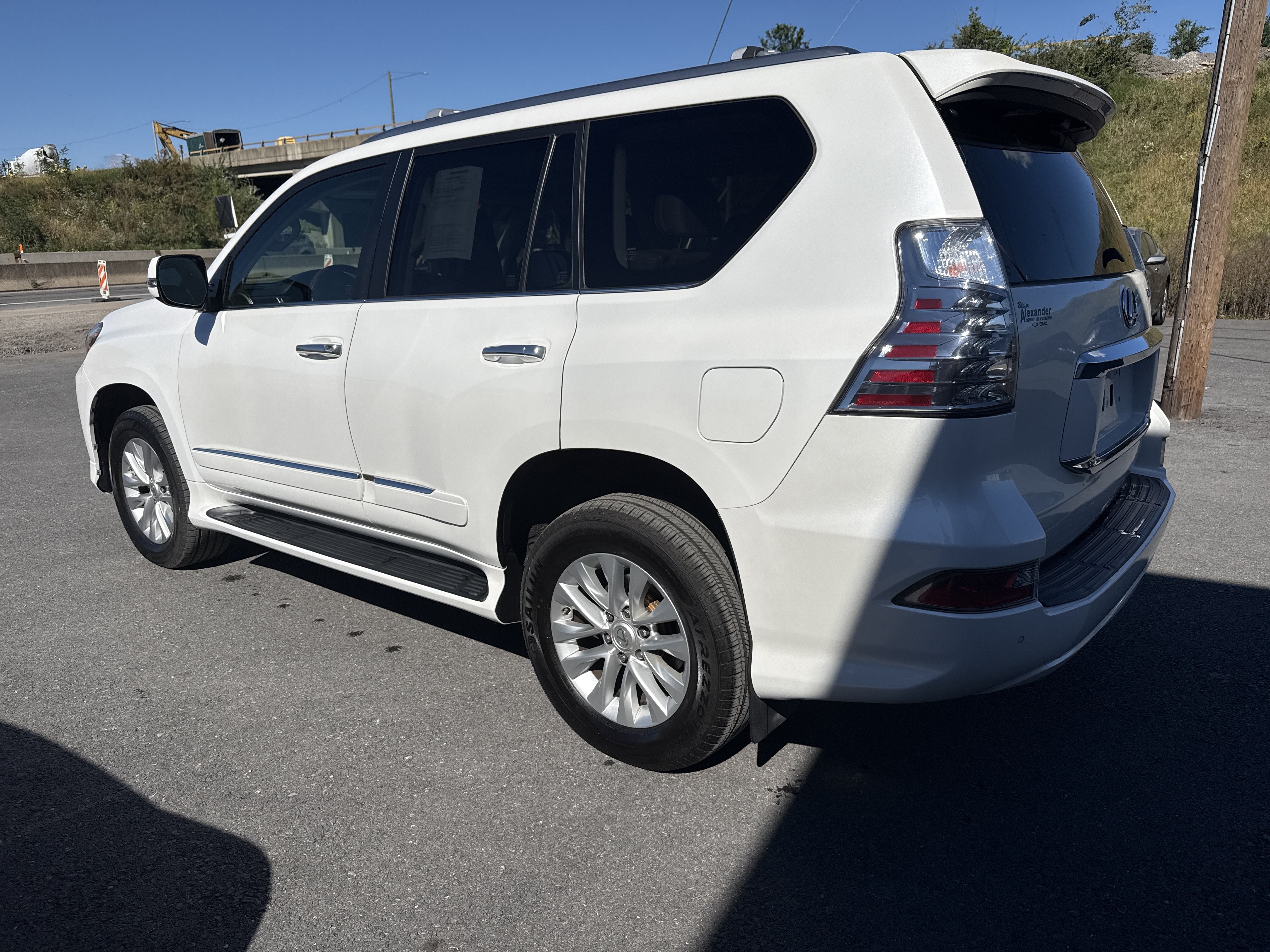 Used 2017 Lexus GX 460 Premium w/ Premium Package AWD/4WD image 6