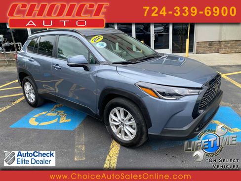 Used 2023 Toyota Corolla Cross LE AWD/4WD image 1