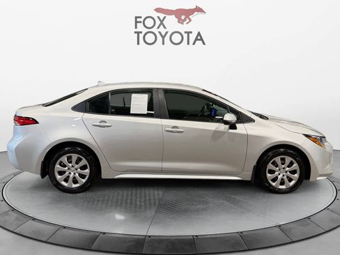 Used 2025 Toyota Corolla LE FWD image 7