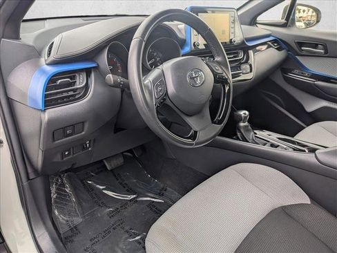Used 2019 Toyota C-HR XLE FWD image 10