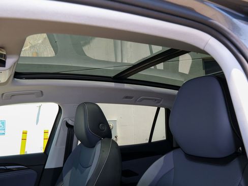 New 2026 Volkswagen Tiguan SE FWD image 13