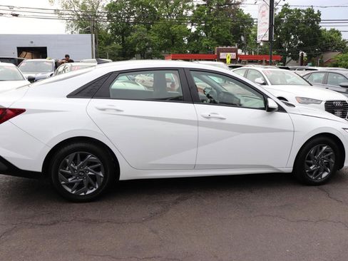 Used 2024 Hyundai Elantra SEL FWD image 6