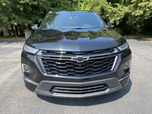 Used 2023 Chevrolet Traverse Premier w/ Redline Edition FWD image 3