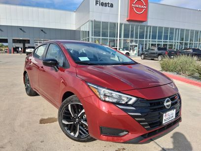 New 2025 Nissan Versa SR w/ Trunk Package