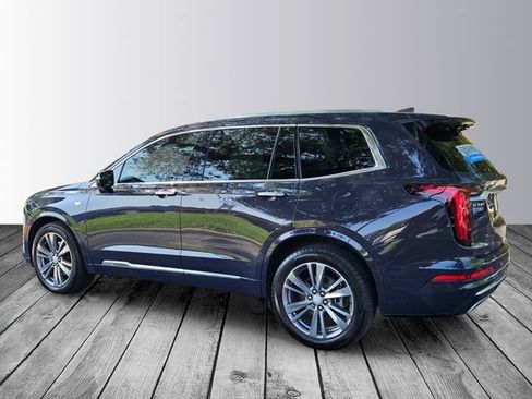 Used 2024 Cadillac XT6 Premium Luxury w/ Technology Package FWD image 3