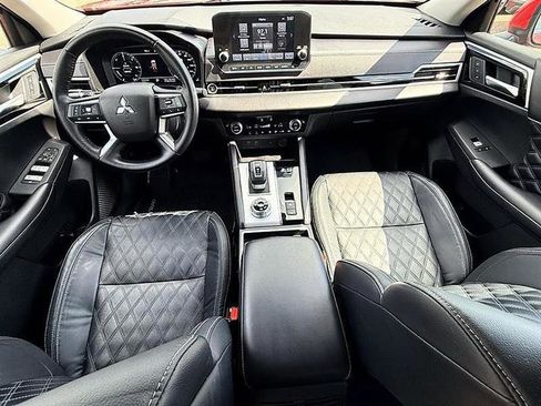 Used 2023 Mitsubishi Outlander SEL AWD/4WD image 37