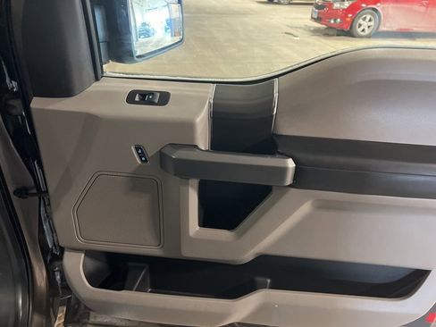 Used 2016 Ford F150 XLT w/ Equipment Group 302A Luxury image 21