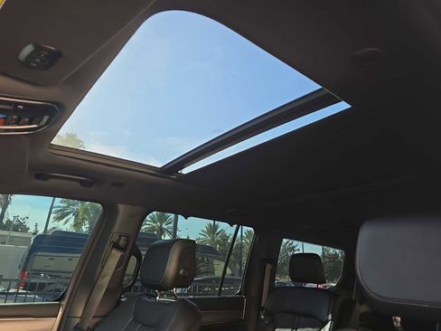 Used 2024 Jeep Wagoneer Series II w/ Convenience Group I image 23