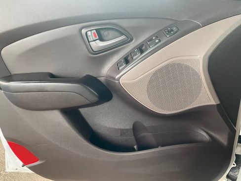Used 2015 Hyundai Tucson SE FWD image 13