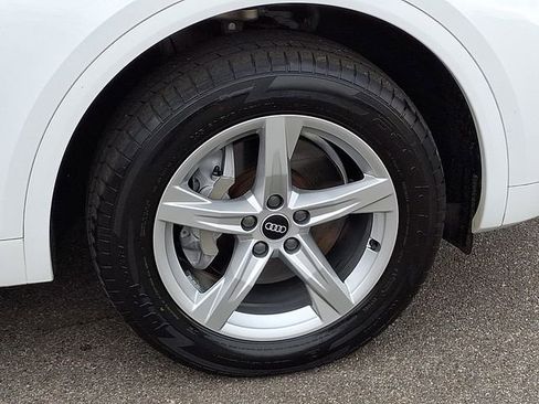 Used 2021 Audi Q5 2.0T Premium w/ Convenience Package image 11