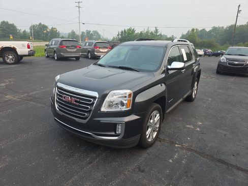 Used 2017 GMC Terrain SLT w/ Driver Alert Package I FWD image 2