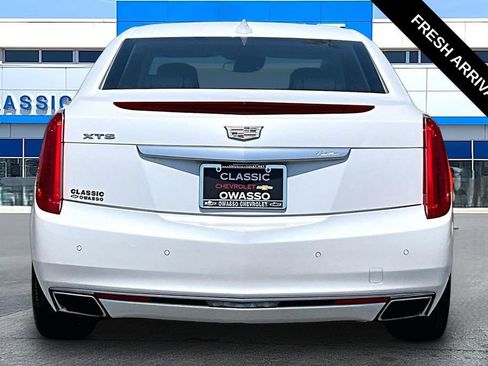 Used 2017 Cadillac XTS Luxury w/ Driver Awareness Package FWD image 4
