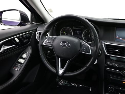 Used 2018 INFINITI QX30 Premium w/ Navigation Package FWD image 29
