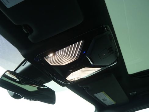 Used 2022 BMW 330i Sedan w/ Premium Package image 20