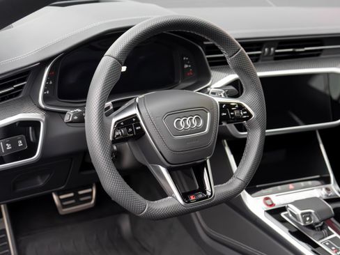 Used 2025 Audi RS 7 Performance image 13