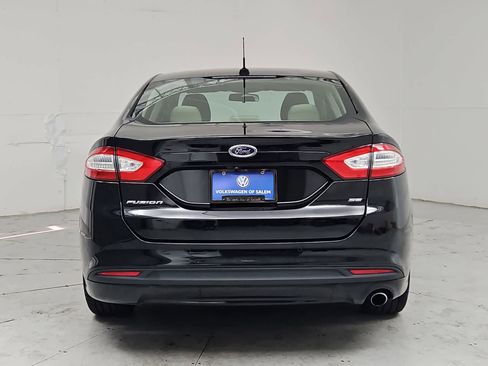 Used 2016 Ford Fusion SE FWD image 5