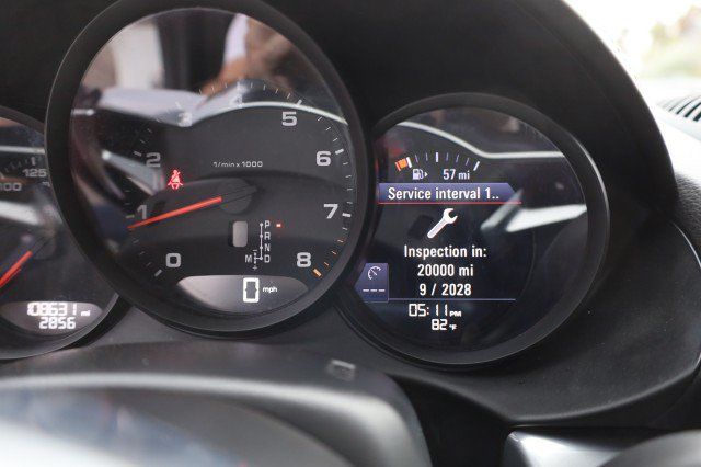 Used 2018 Porsche 718 Cayman RWD image 29