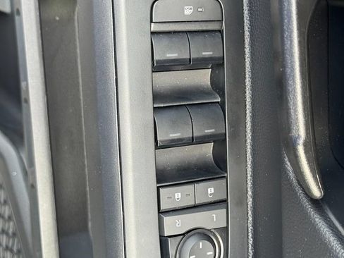 Used 2025 Toyota Tacoma SR5 AWD/4WD image 22