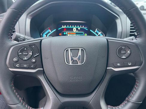 Used 2024 Honda Odyssey Sport image 12