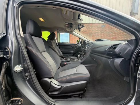 Used 2022 Subaru Crosstrek 2.0i Premium image 17