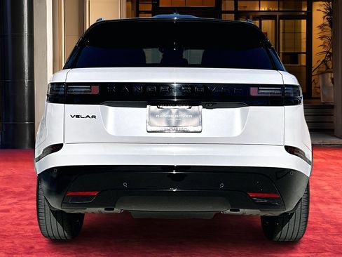 Used 2024 Land Rover Range Rover Velar Dynamic SE image 3