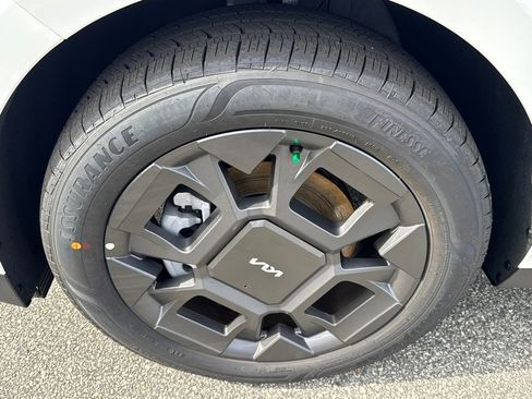 New 2026 Kia Carnival SX image 11