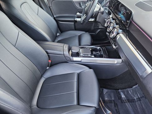 Certified 2022 Mercedes-Benz GLB 250 image 13