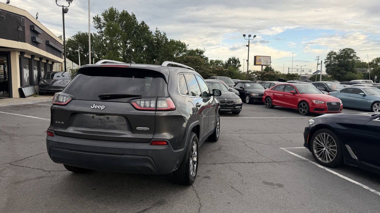 Used 2019 Jeep Cherokee Latitude Plus w/ Cold Weather Group AWD/4WD image 9