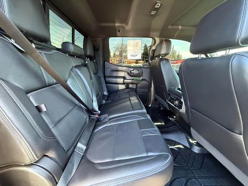 Used 2020 Chevrolet Silverado 1500 High Country w/ Technology Package image 12