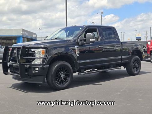 Used 2022 Ford F250 XLT w/ Black Appearance Package AWD/4WD image 7