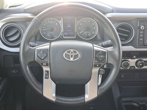 Used 2017 Toyota Tacoma SR5 image 21