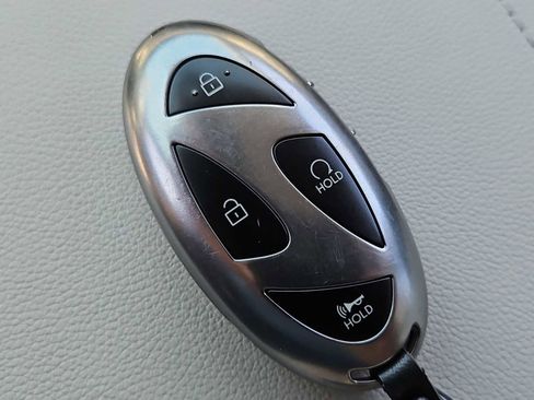 Used 2025 Hyundai Tucson Limited AWD/4WD image 35