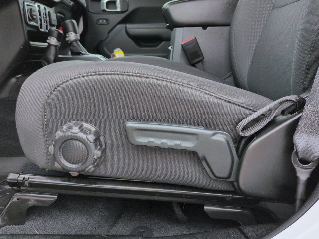 Certified 2022 Jeep Wrangler Unlimited Sport AWD/4WD image 19