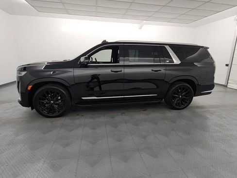 Used 2024 Cadillac Escalade ESV Premium Luxury w/ Performance Package image 4